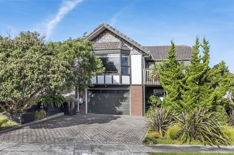 Photo of property in 32 Kinloch Place, Papakowhai, Porirua, 5024