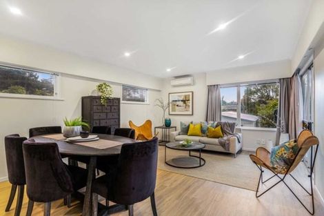 Photo of property in 9 Pendlebury Street, Green Bay, Auckland, 0604