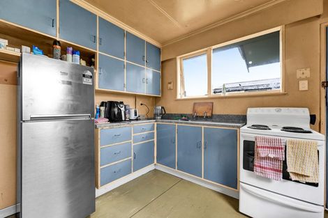 Photo of property in 39 Gloag Street, Waverley, 4510