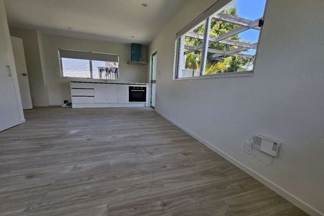 Photo of property in 69a Farquhar Road, Glendene, Auckland, 0602