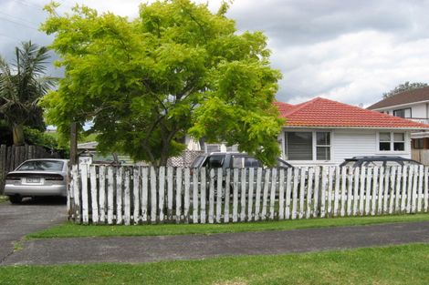 Photo of property in 2 Crawford Avenue, Mangere Bridge, Auckland, 2022