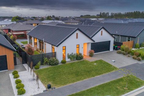 Photo of property in 21 Meyer Crescent, Halswell, Christchurch, 8025