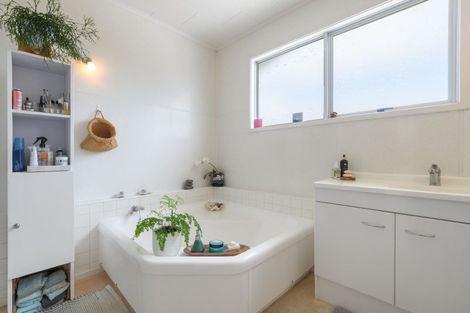 Photo of property in 92 Valley Road, Mount Maunganui, 3116