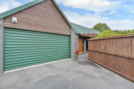 Photo of property in 1/5 Winters Road, Redwood, Christchurch, 8051