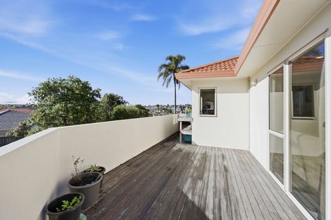 Photo of property in 27 Westminster Gardens, Unsworth Heights, Auckland, 0632