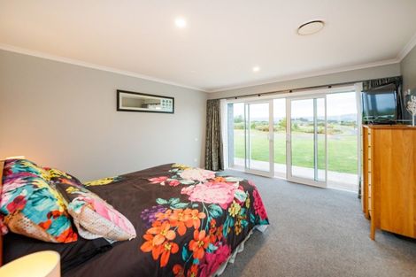 Photo of property in 21 Loveston Lane, Kelvin Grove, Palmerston North, 4470