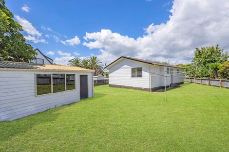 Photo of property in 12 Slim Place, Clendon Park, Auckland, 2103