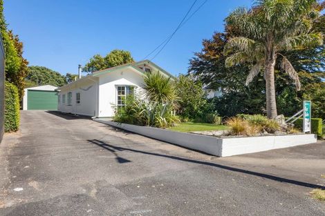 Photo of property in 14 Peace Avenue, Moturoa, New Plymouth, 4310