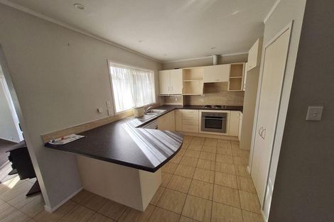 Photo of property in 60 Sunderlands Road, Half Moon Bay, Auckland, 2012