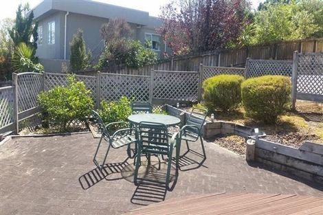 Photo of property in 25 Mallard Place, Unsworth Heights, Auckland, 0632