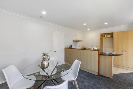 Photo of property in 19 Old Park Place, Takanini, 2112