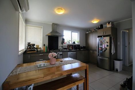 Photo of property in 1/38 Sunnyfield Crescent, Glenfield, Auckland, 0629