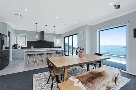 Photo of property in 5 Cessna Way, Newlands, Wellington, 6037