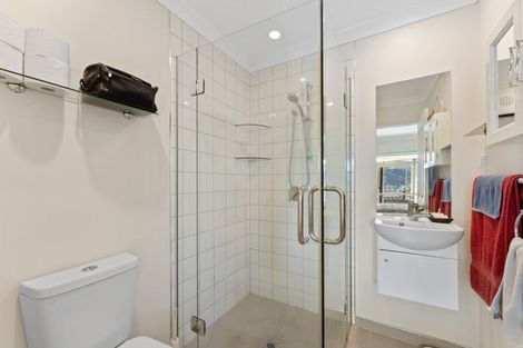 Photo of property in 8 Harbour View Heights, Picton, 7220