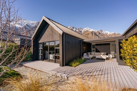 Photo of property in 4 Kerrera Lane, Jacks Point, Queenstown, 9371