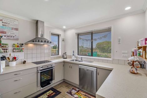 Photo of property in 96a Onerahi Road, Onerahi, Whangarei, 0110