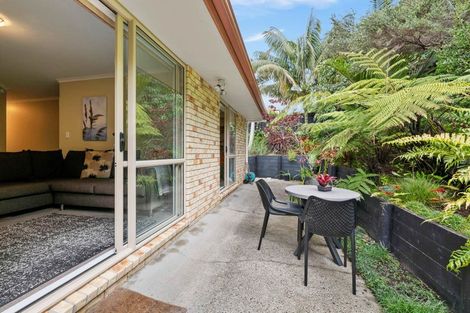 Photo of property in 20 Roberta Crescent, Orewa, 0931