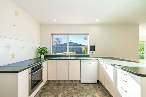 Photo of property in 42 Arawhata Road, Paraparaumu, 5032