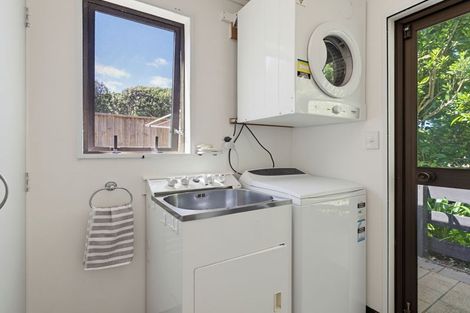 Photo of property in 21 Rawene Street, Waikanae, 5036