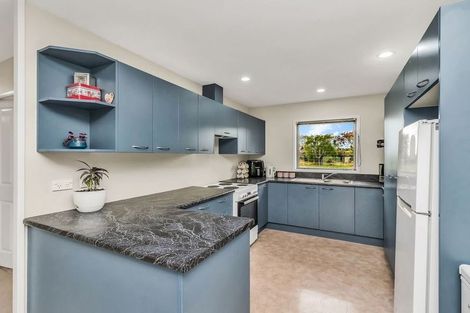 Photo of property in 8 Cross Street, Coalgate, 7673