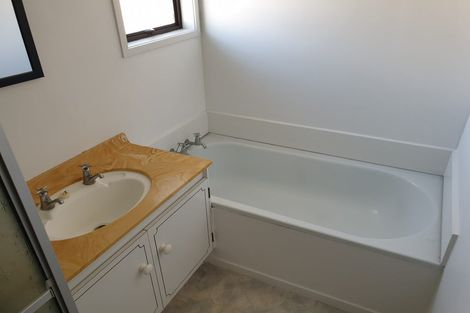 Photo of property in 2/8 Mayville Avenue, New Lynn, Auckland, 0600