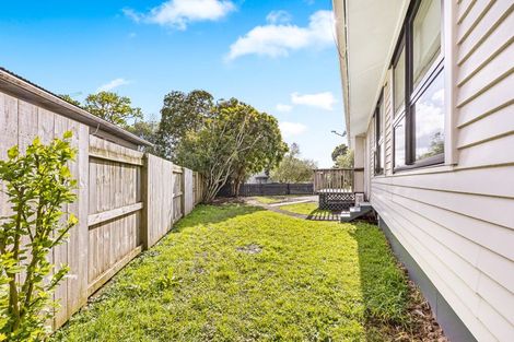 Photo of property in 123 Riverpark Crescent, Henderson, Auckland, 0610