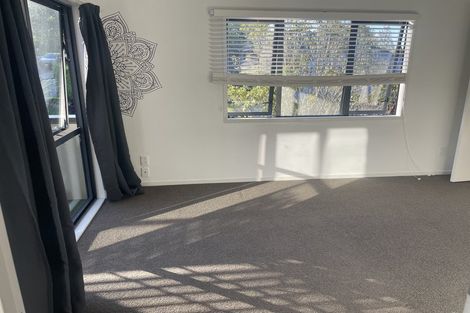 Photo of property in 48 Tauhinu Road, Greenhithe, Auckland, 0632