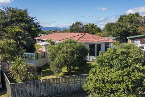 Photo of property in 24 Scott Avenue, Otaki Beach, Otaki, 5512