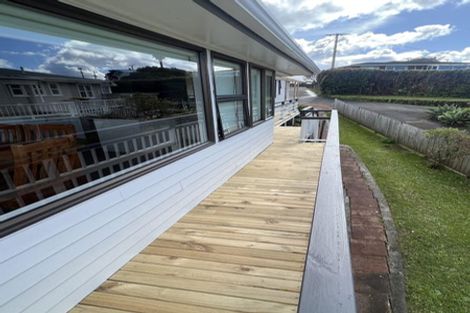 Photo of property in 166 Carlisle Road, Northcross, Auckland, 0632