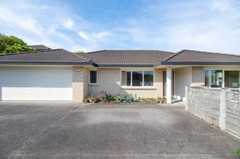 Photo of property in 27 John Brooke Crescent, East Tamaki Heights, Auckland, 2016