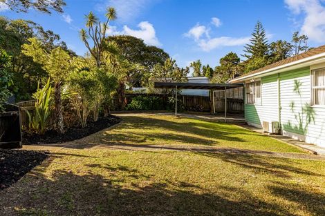 Photo of property in 18 Paewai Road, Glen Eden, Auckland, 0602