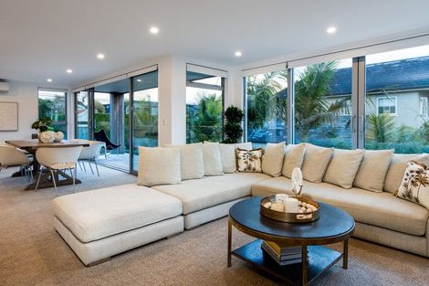 Photo of property in 8a Rarere Road, Hauraki, Auckland, 0622