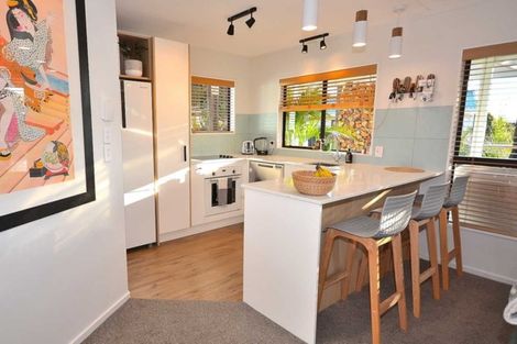 Photo of property in 2 Island View Terrace, Waikanae Beach, Waikanae, 5036