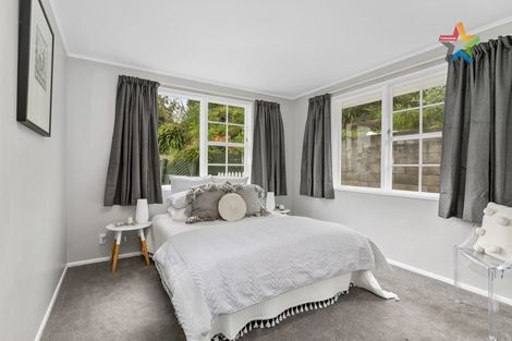 Photo of property in 1/22 Dowse Drive, Maungaraki, Lower Hutt, 5010