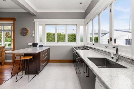 Photo of property in 190 Vigor Brown Street, Napier South, Napier, 4110