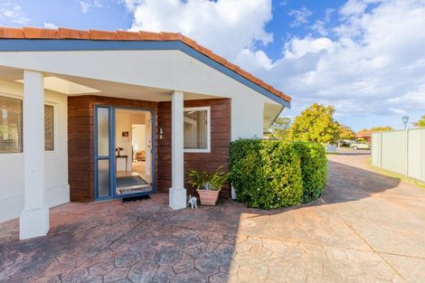 Photo of property in 11a Cheval Place, Taradale, Napier, 4112