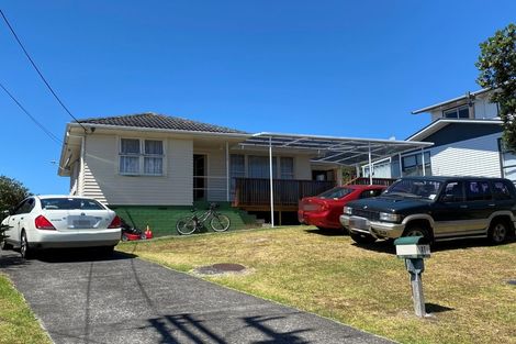 Photo of property in 11 Robert Burke Place, Henderson, Auckland, 0612