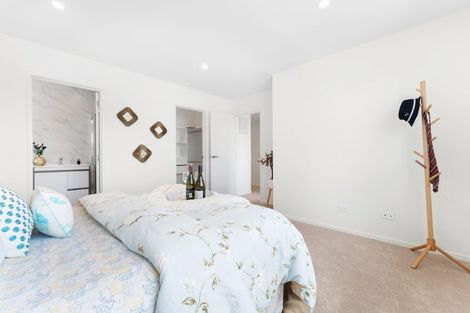 Photo of property in 5/4118a Great North Road, Glen Eden, Auckland, 0602