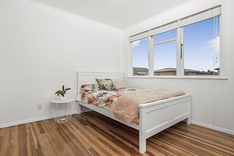 Photo of property in 11 Windrush Close, Mangere, Auckland, 2022