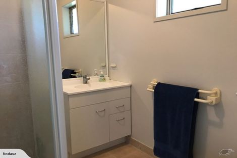 Photo of property in 3 Frank Knight Place, Waiuku, 2123