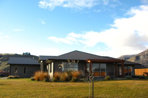 Photo of property in 2 Mystery Grove, Lake Hayes, Queenstown, 9304