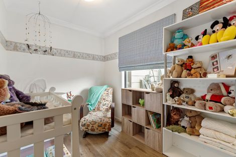 Photo of property in 5 Caulfield Green, Nawton, Hamilton, 3200