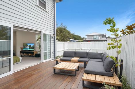 Photo of property in 1/26 Devon Street, Sydenham, Christchurch, 8023