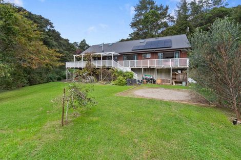 Photo of property in 140 Shaw Road, Oratia, Auckland, 0604