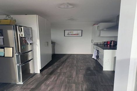 Photo of property in 28 Burgess Street, Green Island, Dunedin, 9018