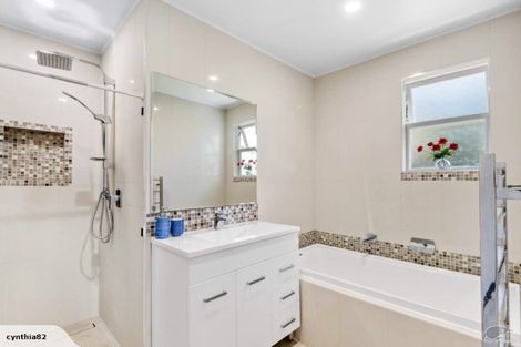 Photo of property in 56 Vandeleur Avenue, Birkdale, Auckland, 0626