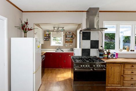 Photo of property in 15 High Street, Hawarden, 7385