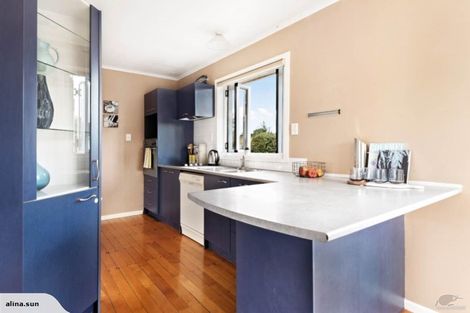 Photo of property in 10 Harry Ward Place, Henderson, Auckland, 0610