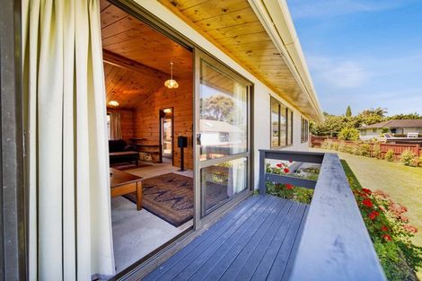 Photo of property in 10 Chrisarda Place, Red Hill, Papakura, 2110