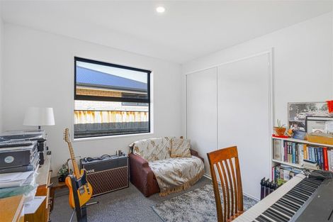 Photo of property in 12 Fairbairn Close, Halswell, Christchurch, 8025